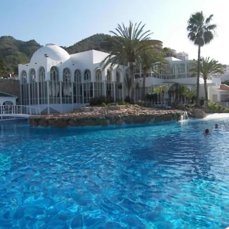 En Capistrano, Lejlighed *